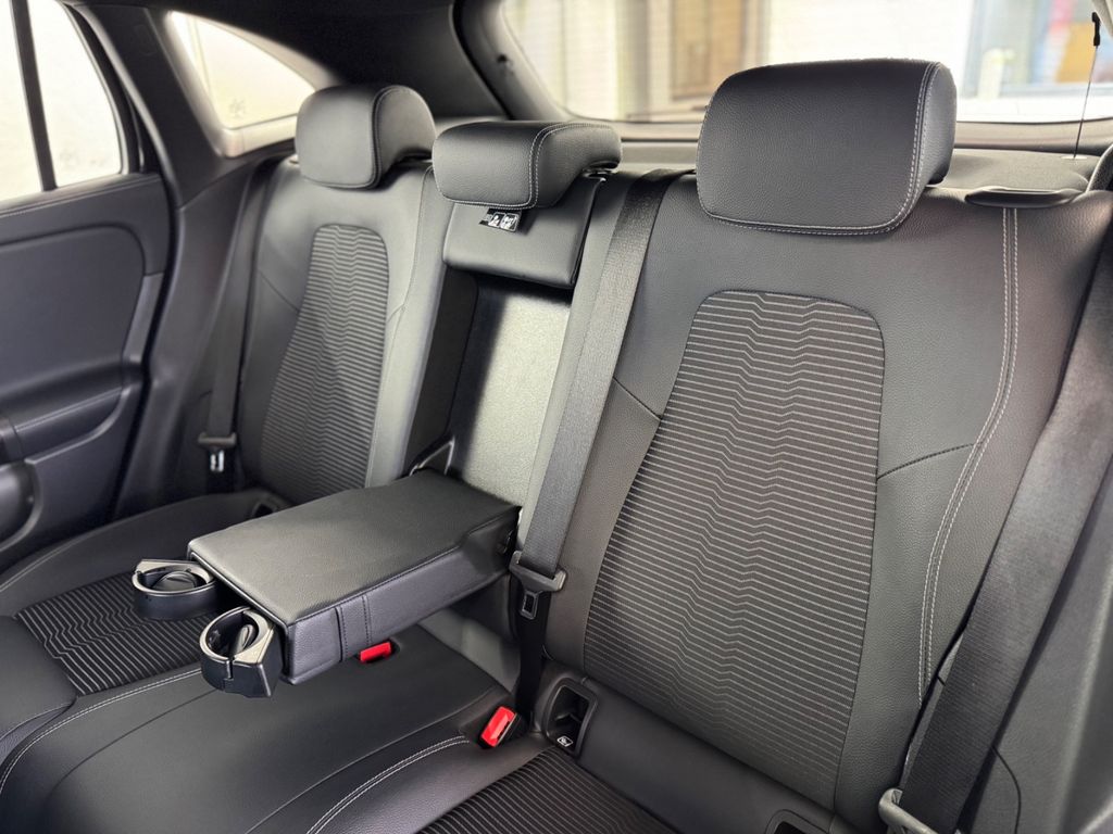 Mercedes-Benz EQA 2021