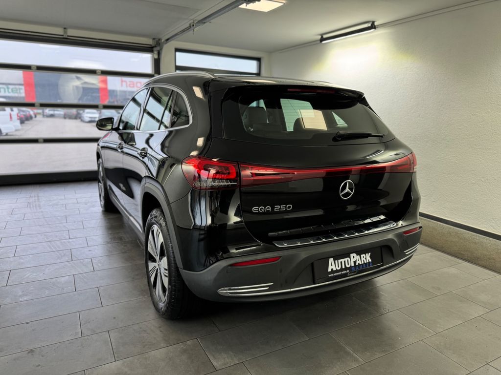 Mercedes-Benz EQA 2021