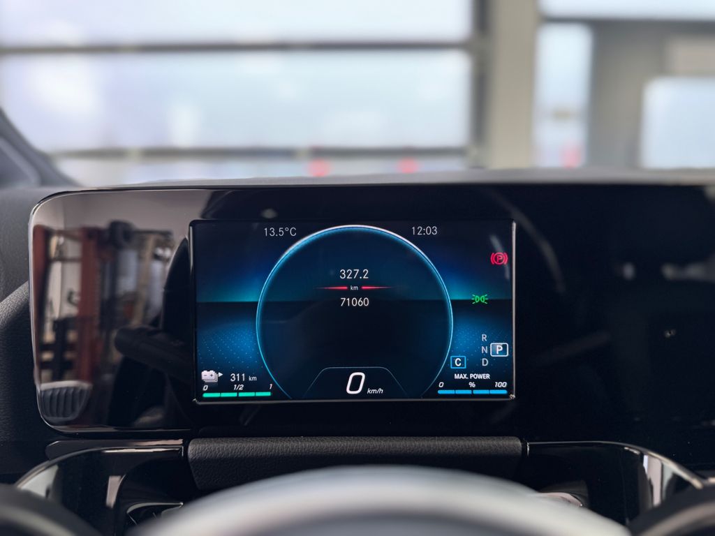 Mercedes-Benz EQA 2021