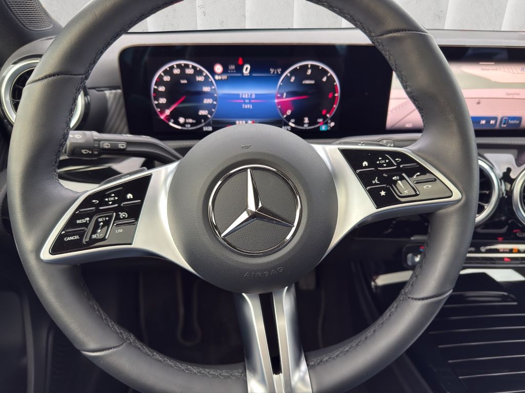 Mercedes-Benz A 180 2024