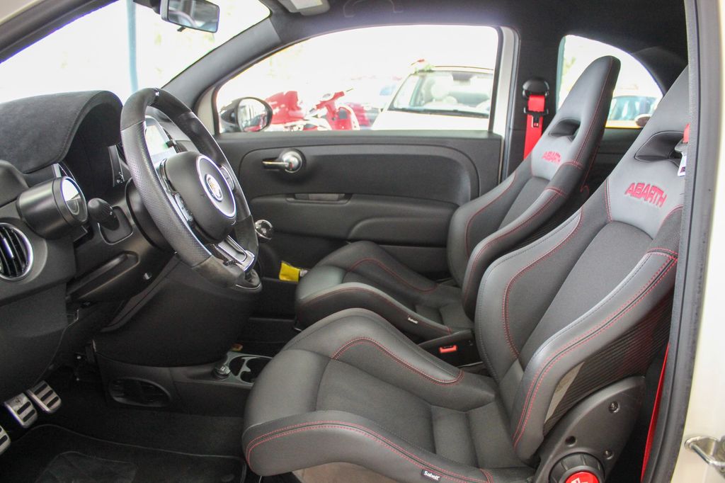 Abarth 595 2021