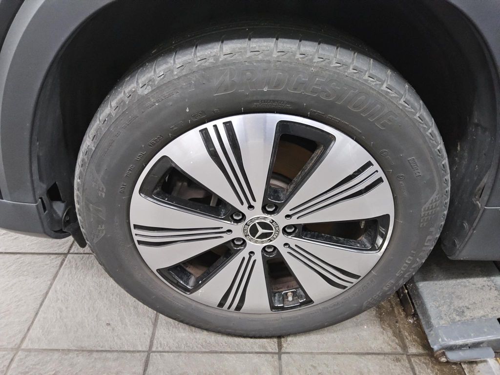 Mercedes-Benz EQB 2022