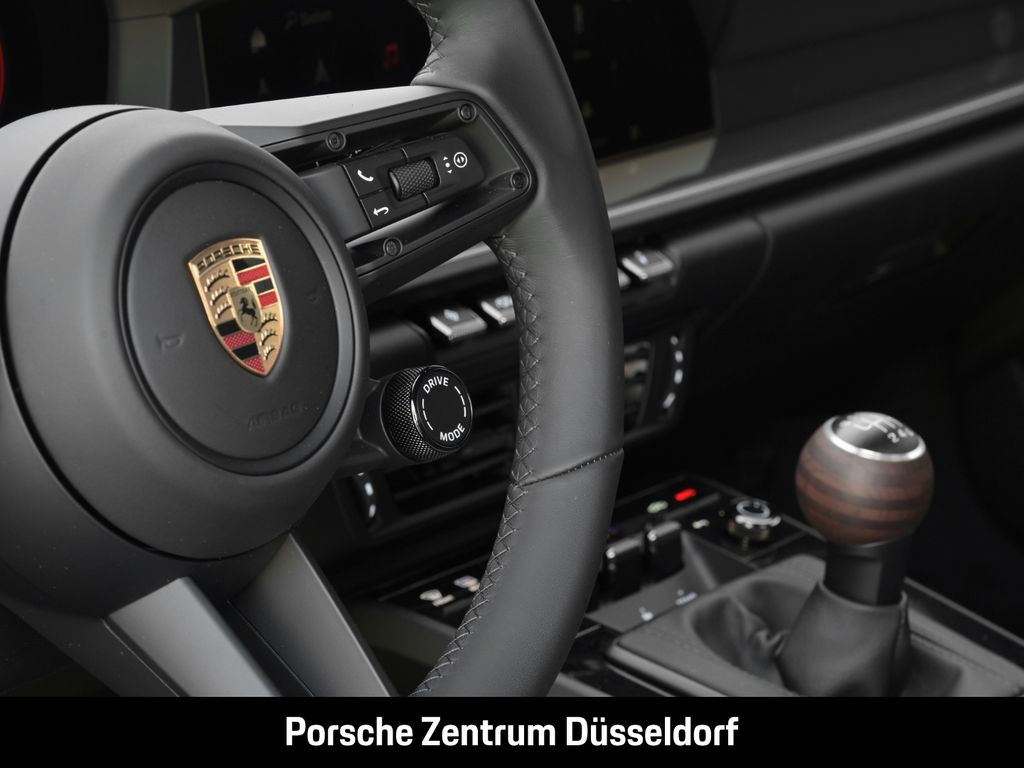 Porsche 992 2025