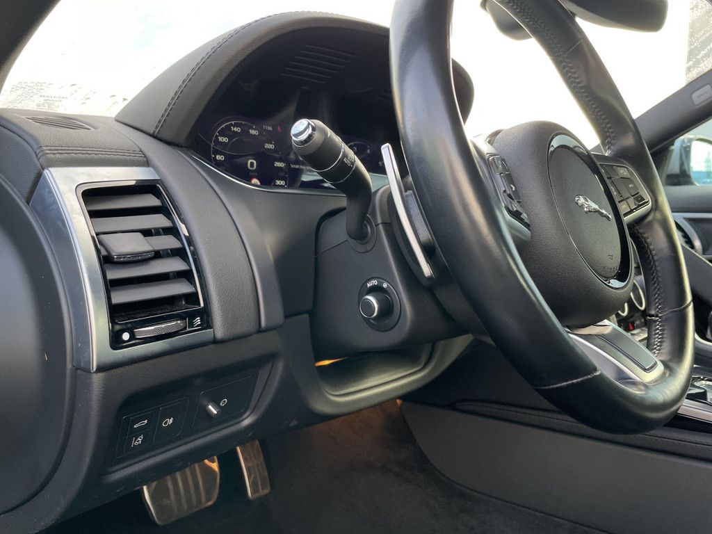 Jaguar F-Type 2021