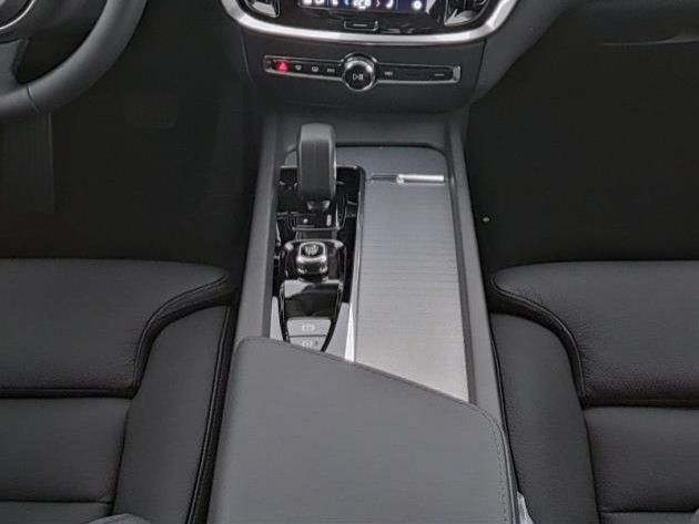 Volvo V60 2025