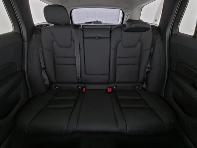 Volvo V60 2025