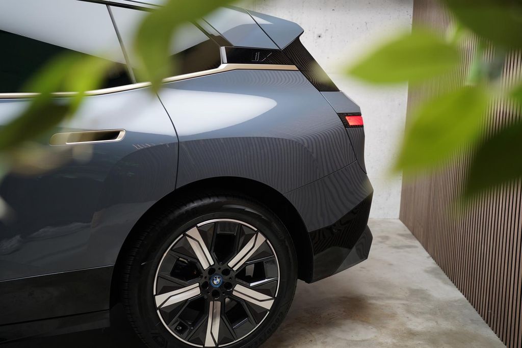 BMW iX 2023