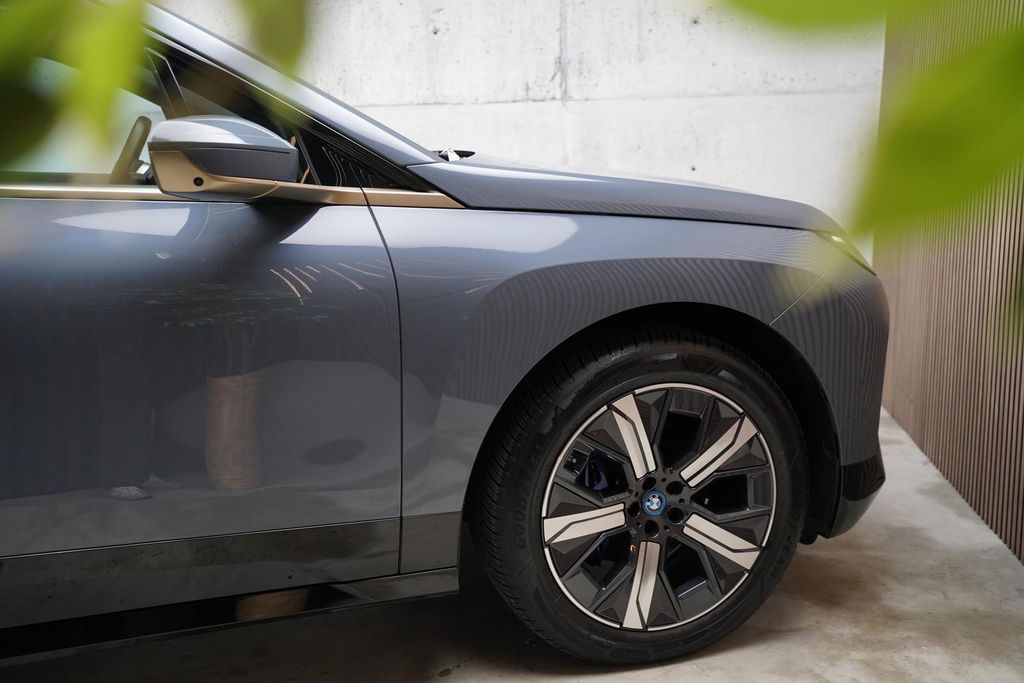 BMW iX 2023