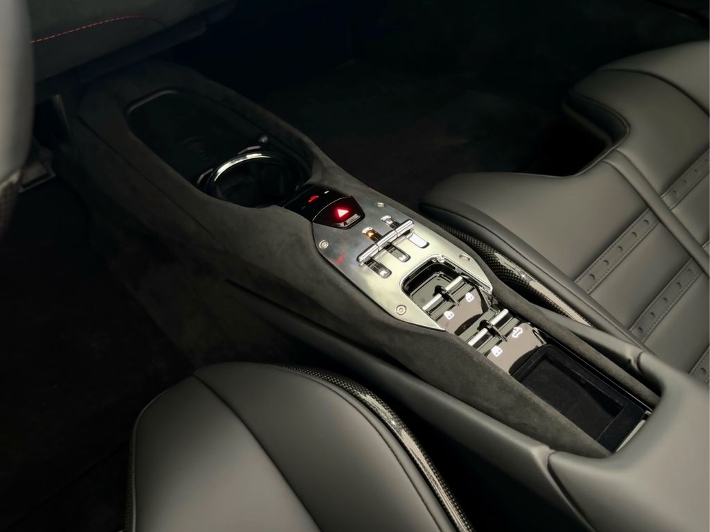 Ferrari 296 GTS 2024