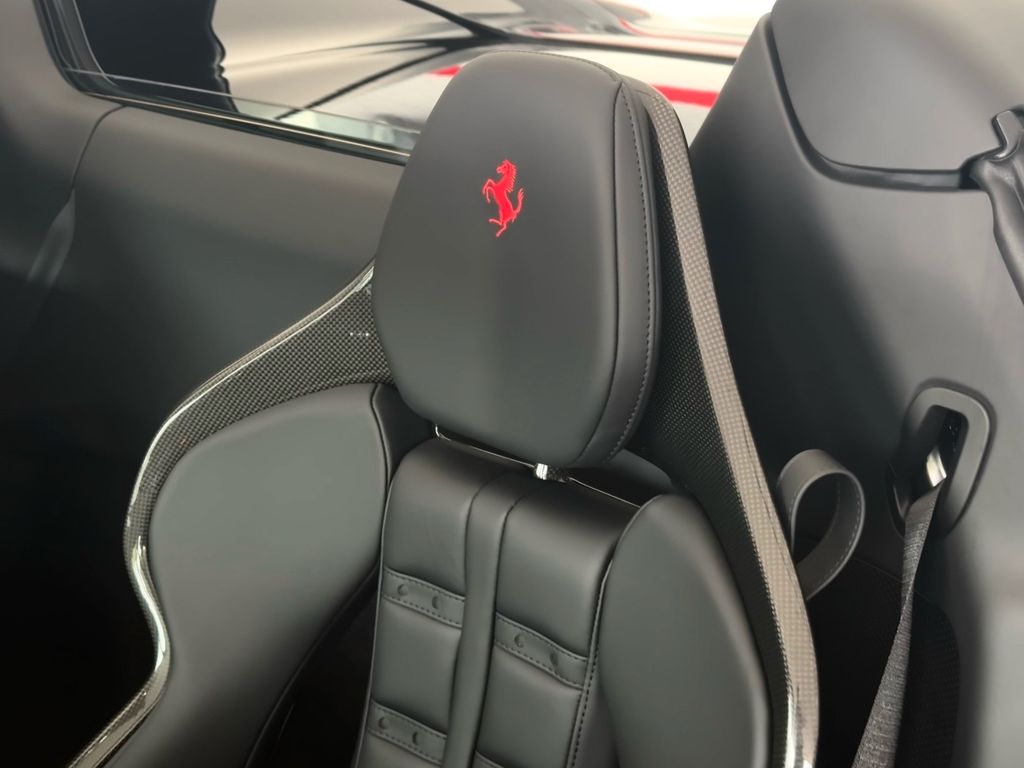 Ferrari 296 GTS 2024