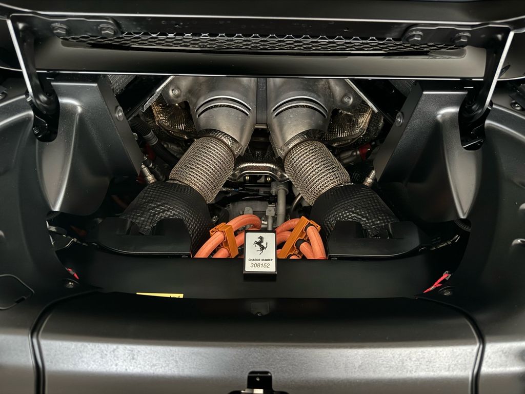 Ferrari 296 GTS 2024