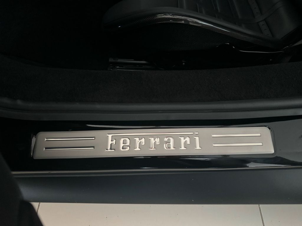 Ferrari 296 GTS 2024