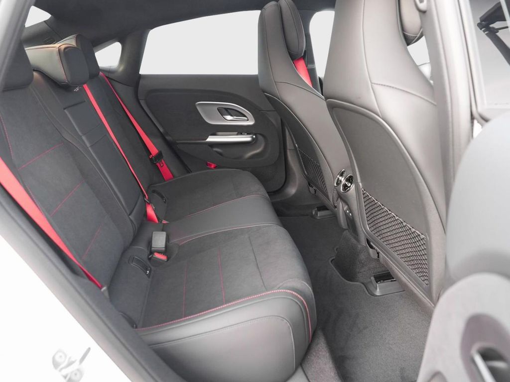 Mercedes-Benz CLA 250 2025