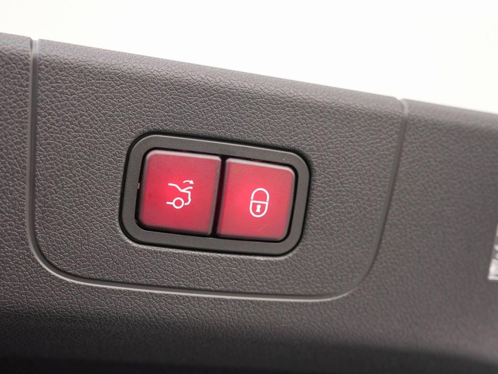 Mercedes-Benz CLA 250 2025