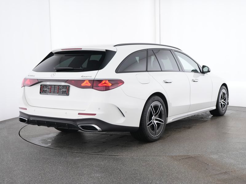 Mercedes-Benz E 300 2025