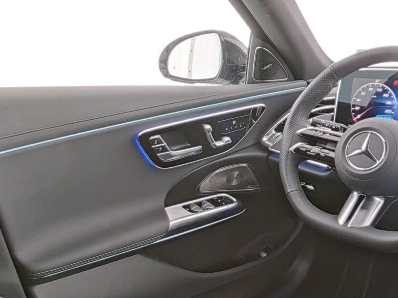 Mercedes-Benz E 300 2025