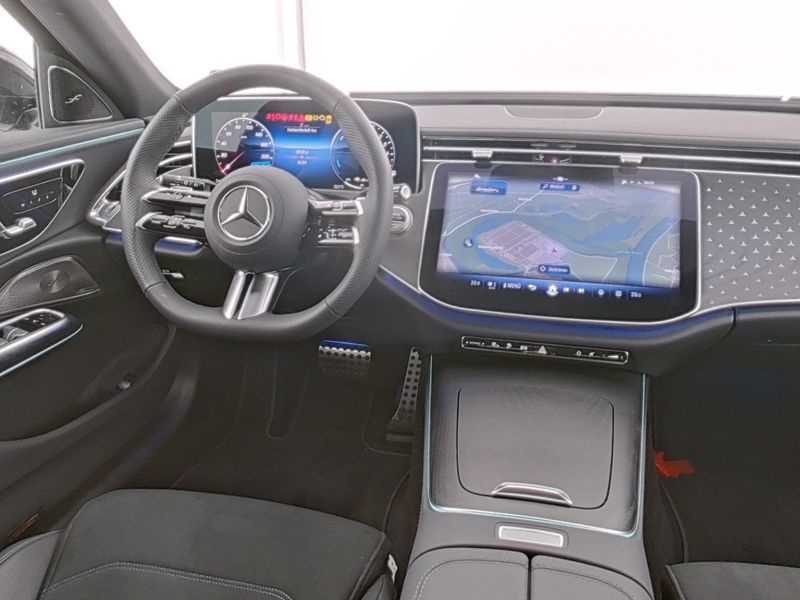 Mercedes-Benz E 300 2025