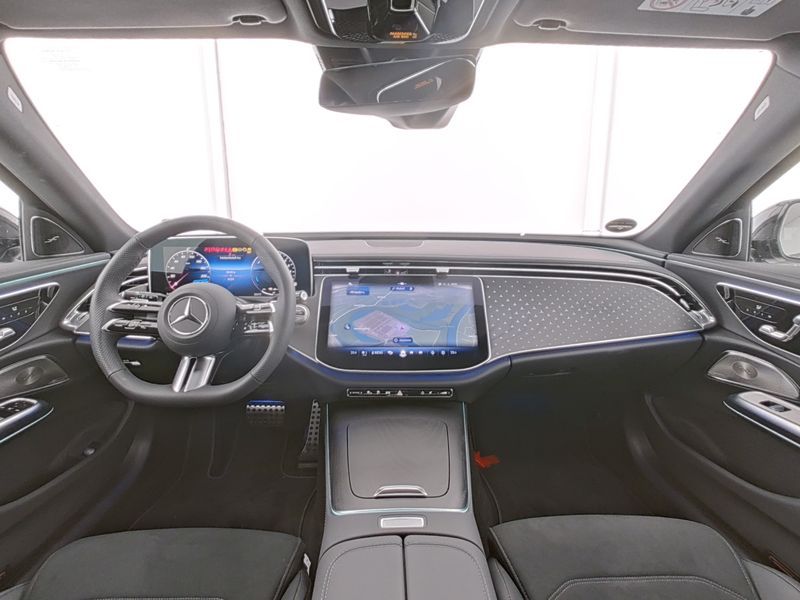 Mercedes-Benz E 300 2025