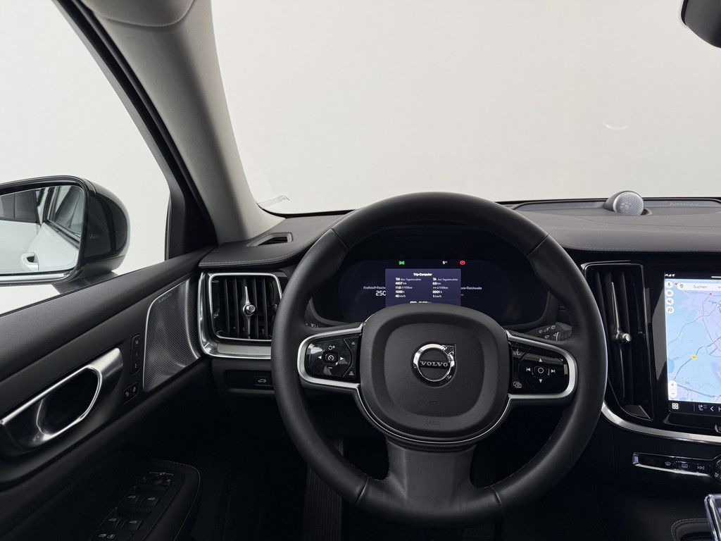 Volvo V60 2025