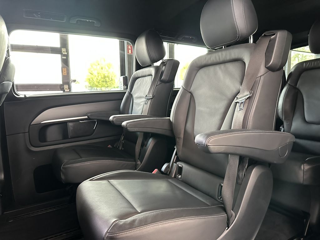 Mercedes-Benz V 300 2022