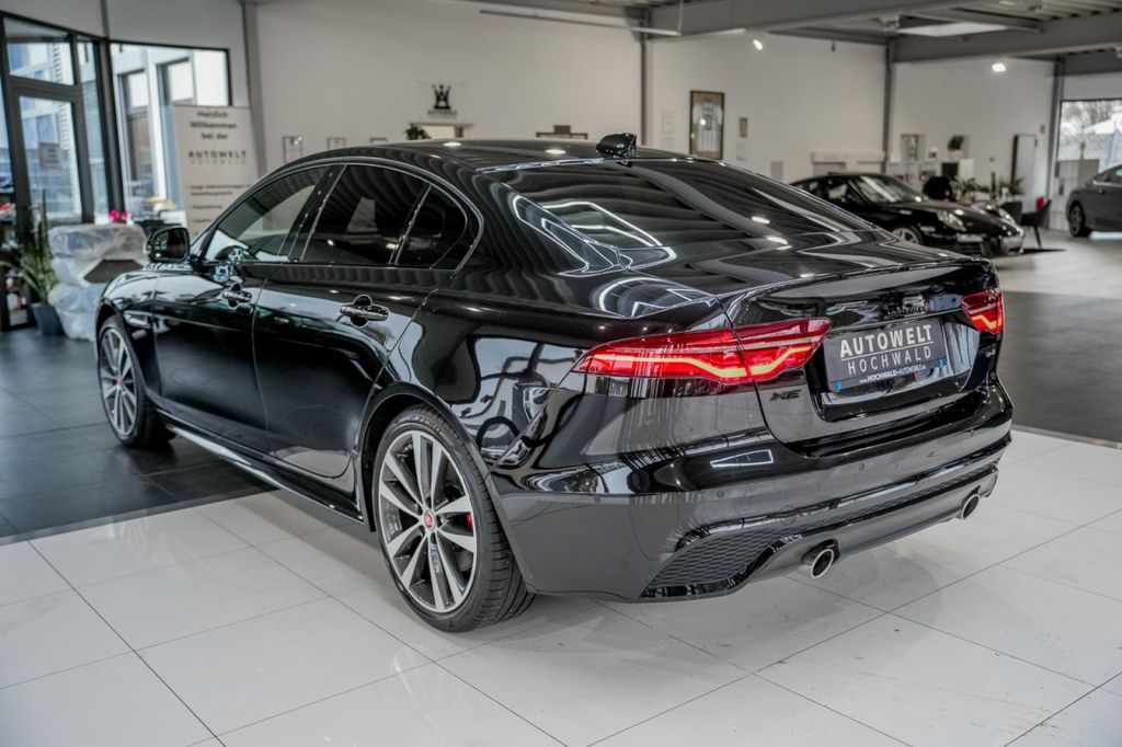 Jaguar XE 2022