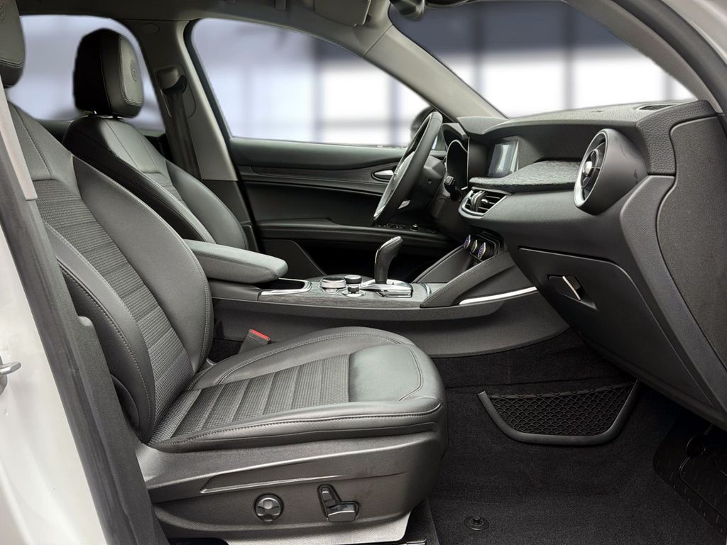 Alfa Romeo Stelvio 2021