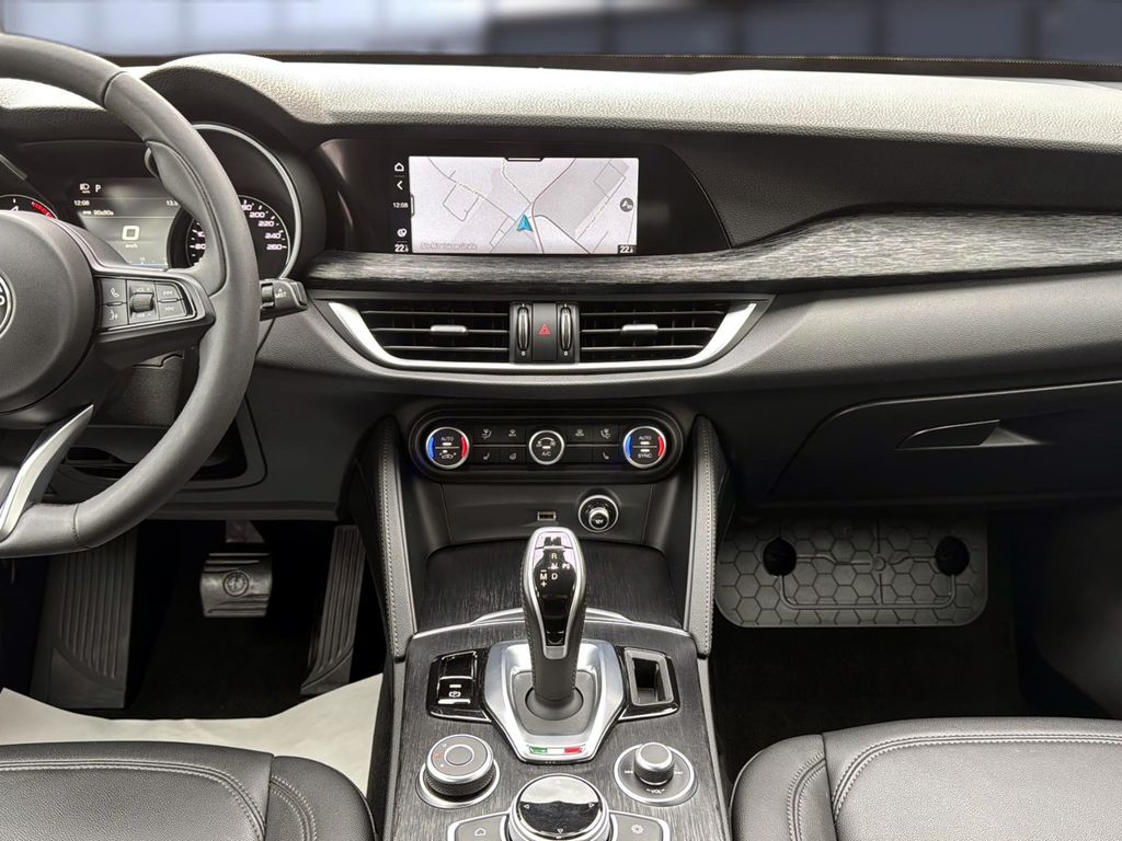 Alfa Romeo Stelvio 2021