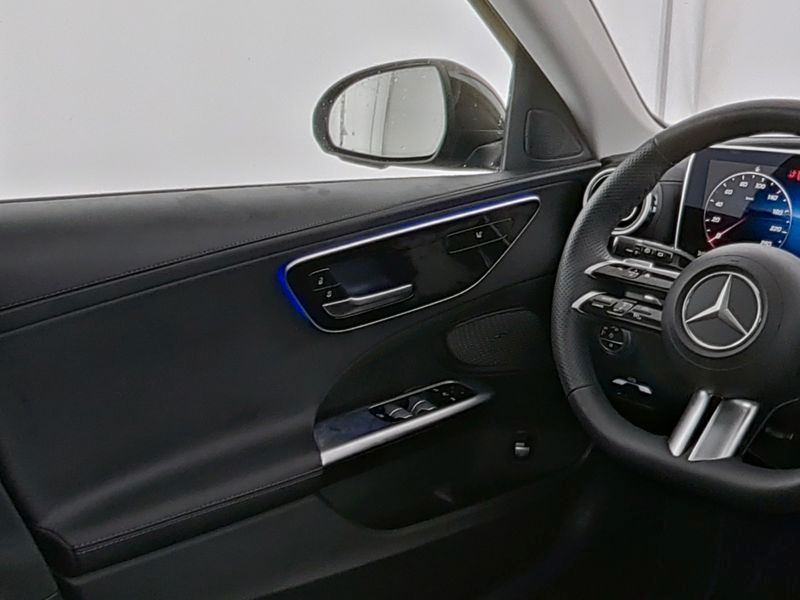 Mercedes-Benz C 300 2025
