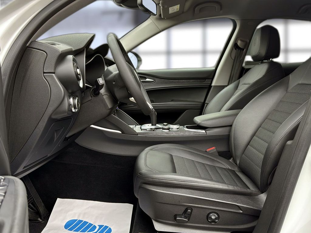 Alfa Romeo Stelvio 2021