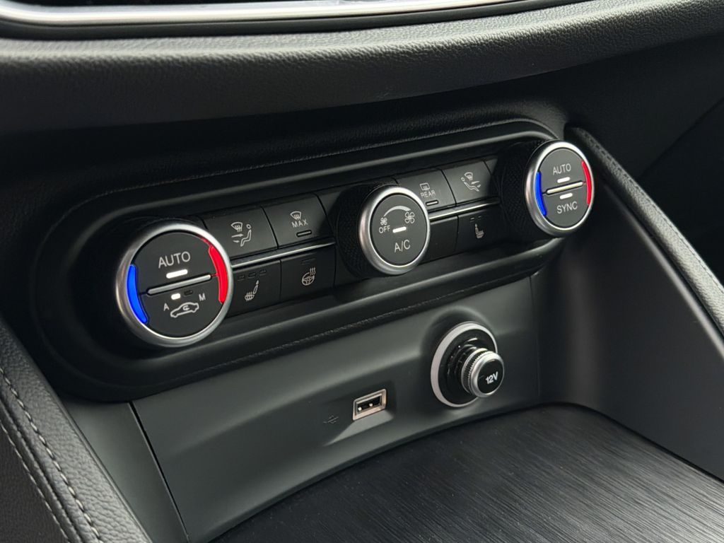 Alfa Romeo Stelvio 2021