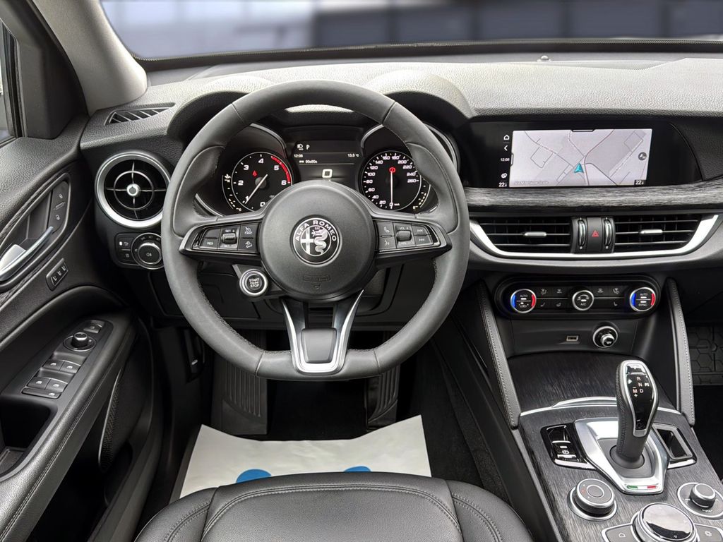 Alfa Romeo Stelvio 2021