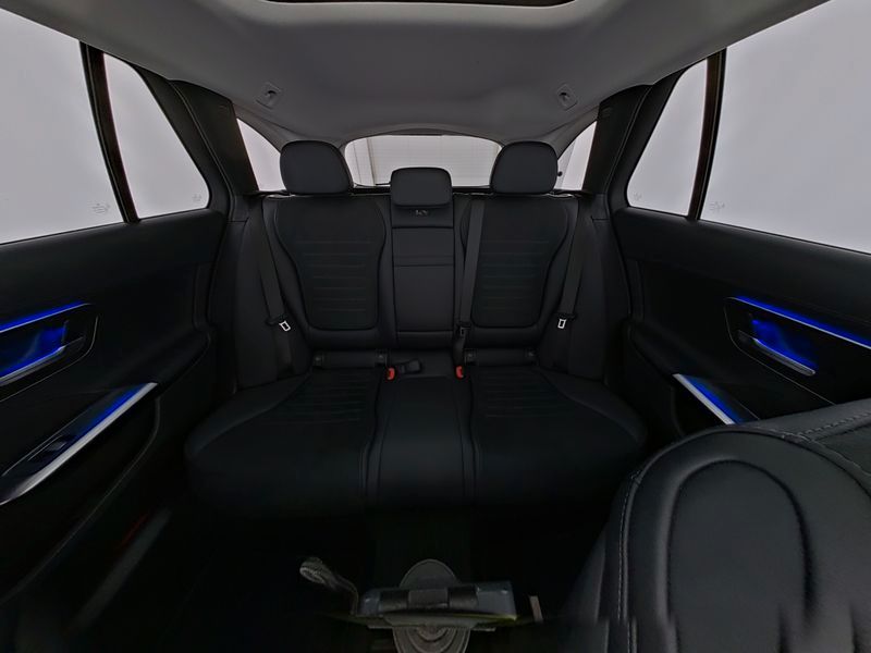 Mercedes-Benz C 300 2025