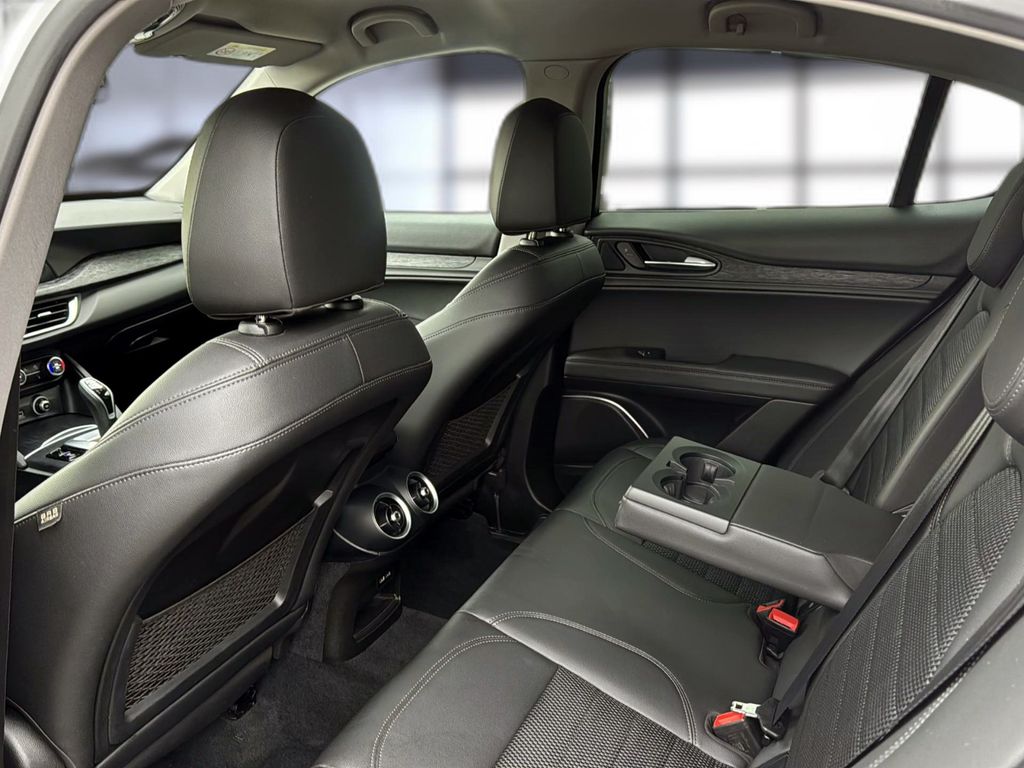 Alfa Romeo Stelvio 2021
