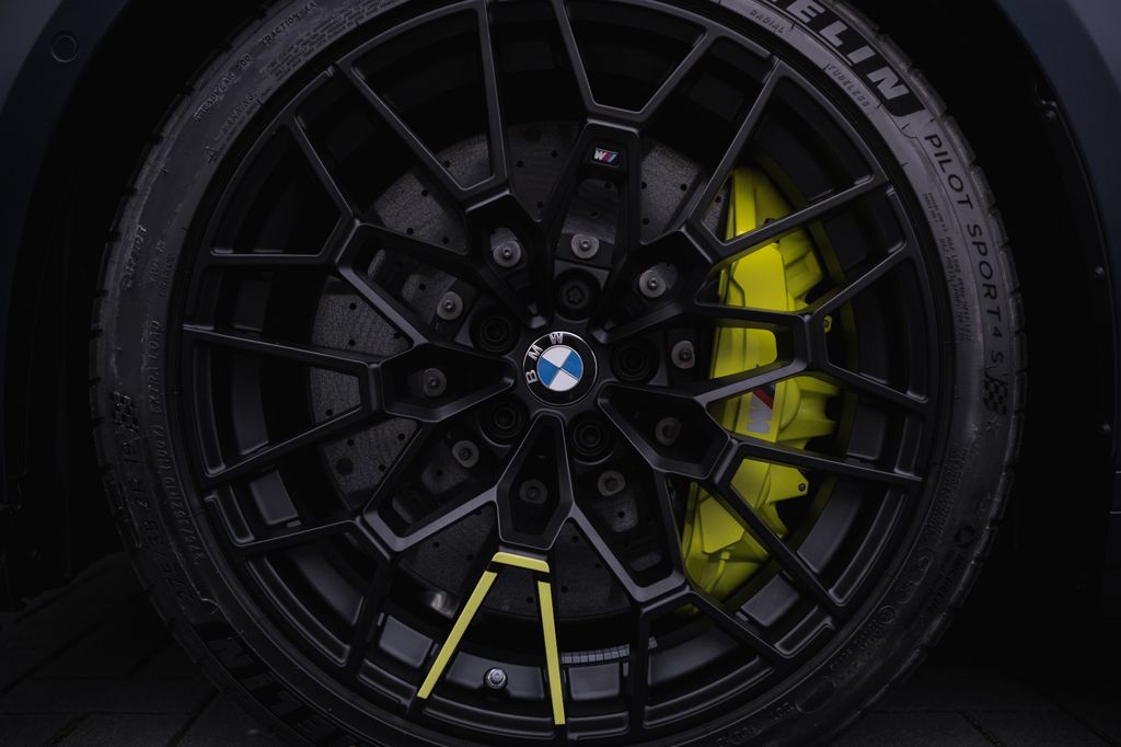 BMW M4 2025