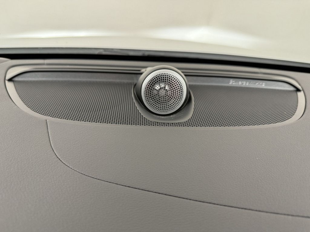 Volvo V60 2025
