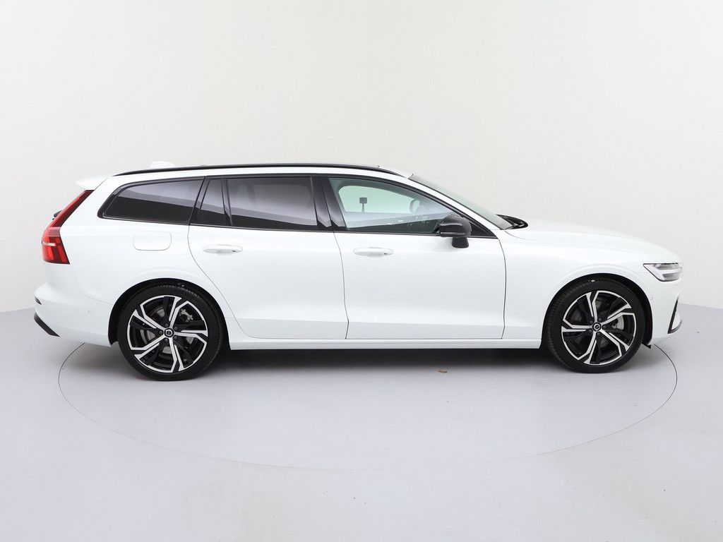 Volvo V60 2025