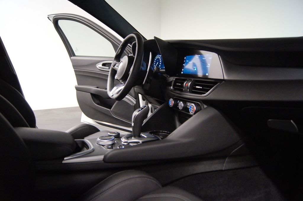 Alfa Romeo Giulia 2024