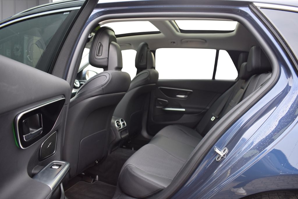 Mercedes-Benz C 300 2025