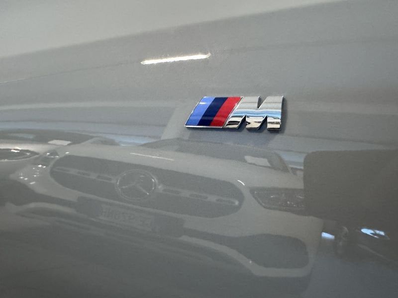 BMW 318 2024