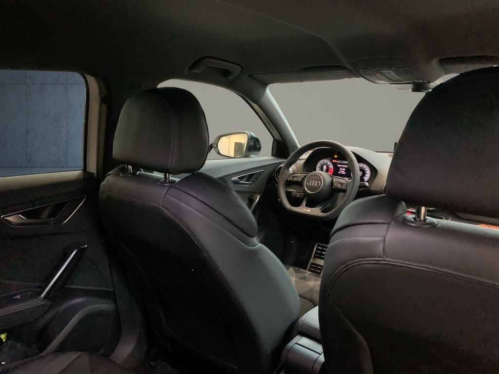 Audi SQ2 2025