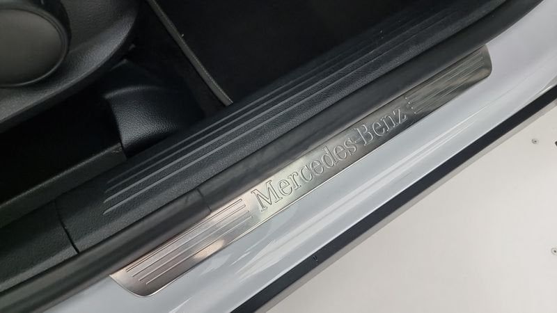 Mercedes-Benz GLB 220 2021