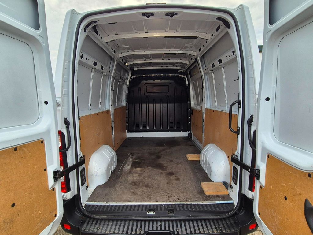 Nissan Interstar 2022