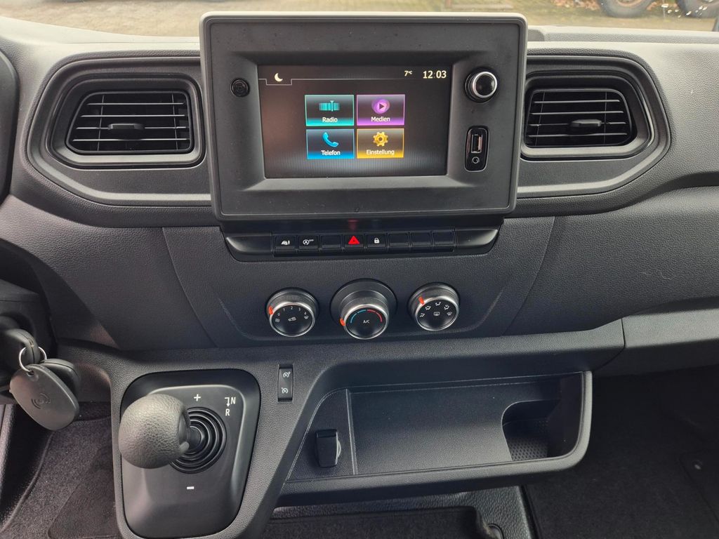 Nissan Interstar 2022