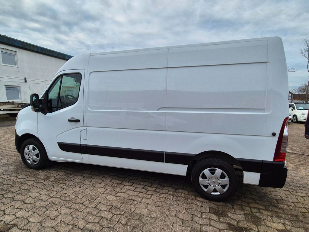 Nissan Interstar 2022