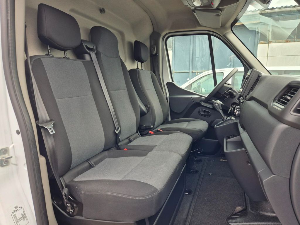 Nissan Interstar 2022