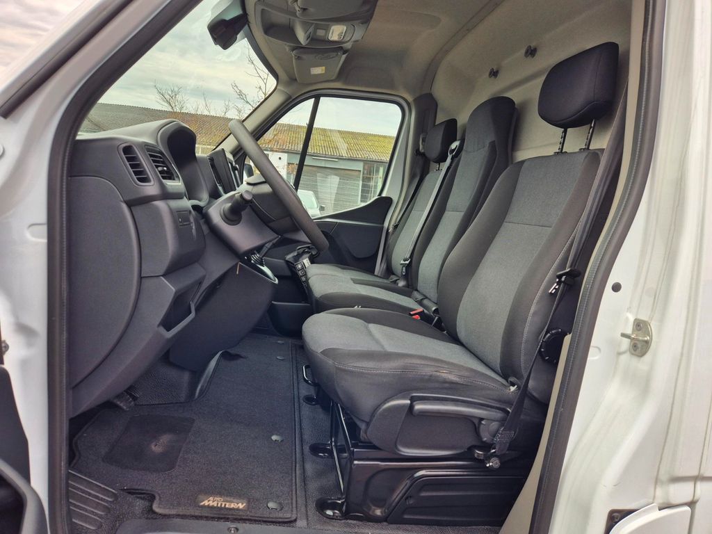 Nissan Interstar 2022