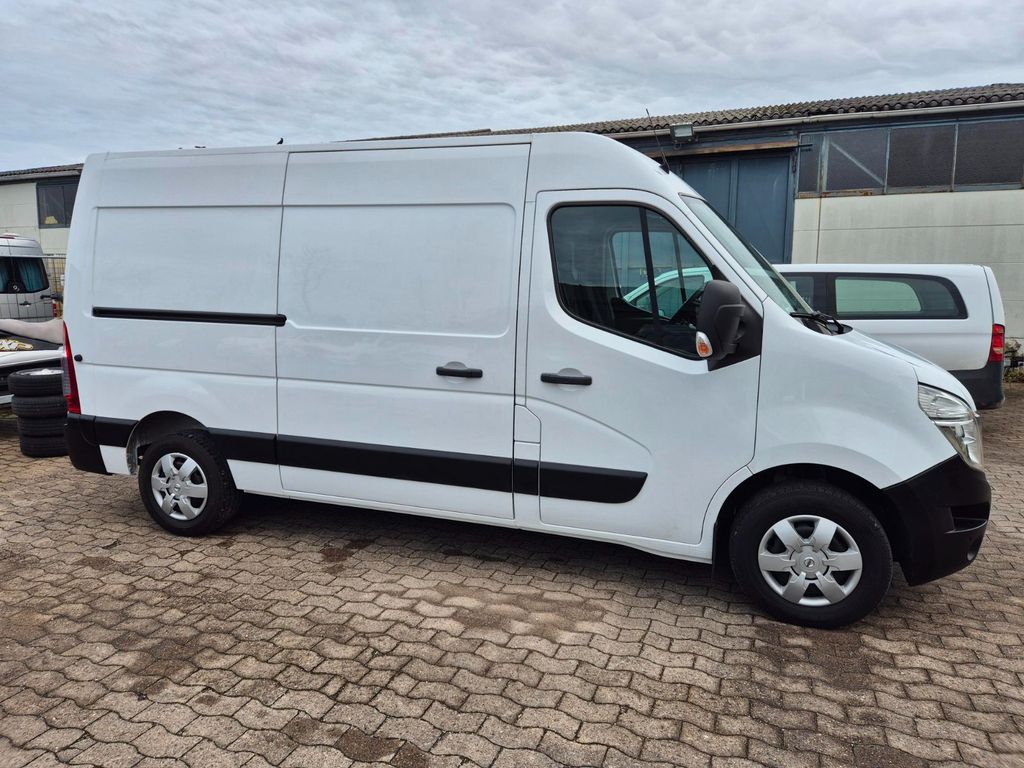 Nissan Interstar 2022