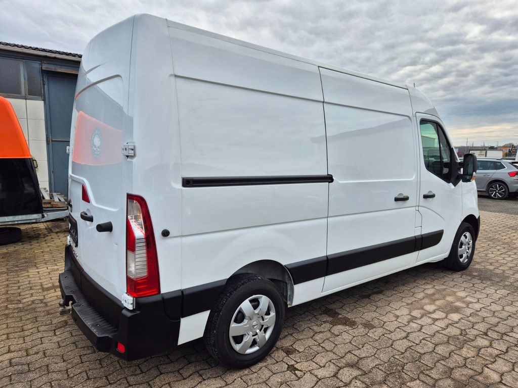 Nissan Interstar 2022