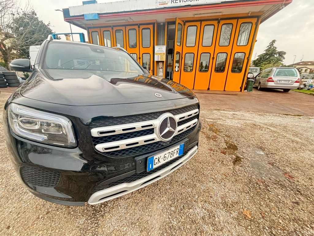 Mercedes-Benz GLB 200 2022