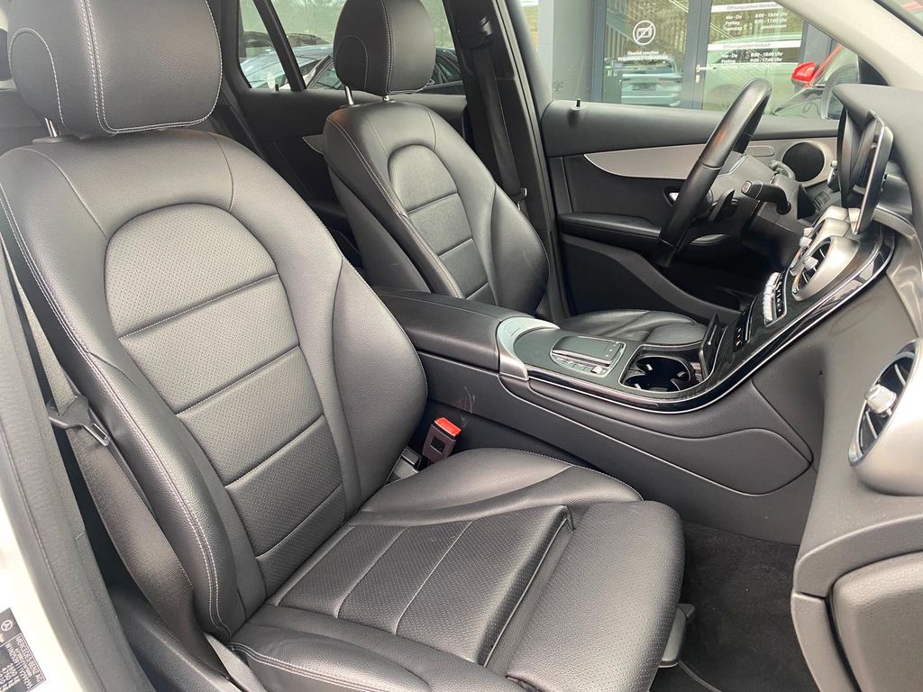 Mercedes-Benz GLC 300 2021